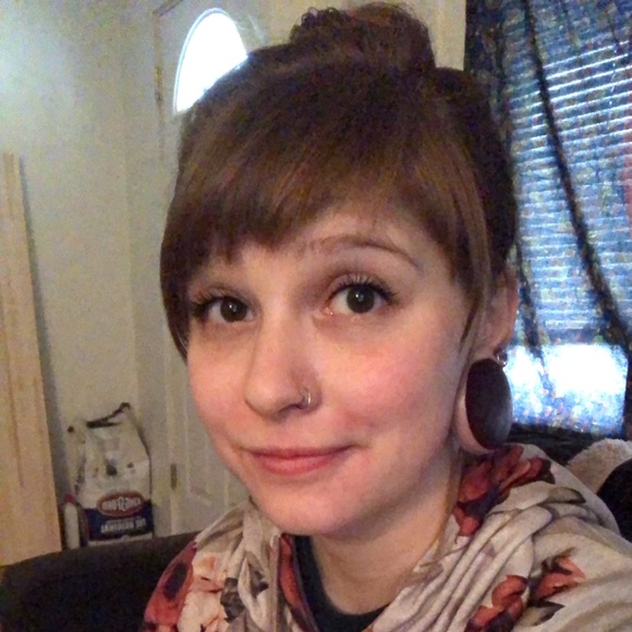 Meet your Posher, Ambrianne - Picture 1 of 1